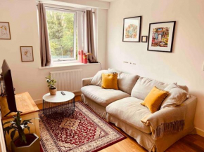 BeeStay - Cosy 1 bed flat in the heart of Cheadle Hulme